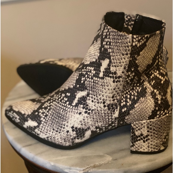 Ankle Boots - Picture 1 of 8